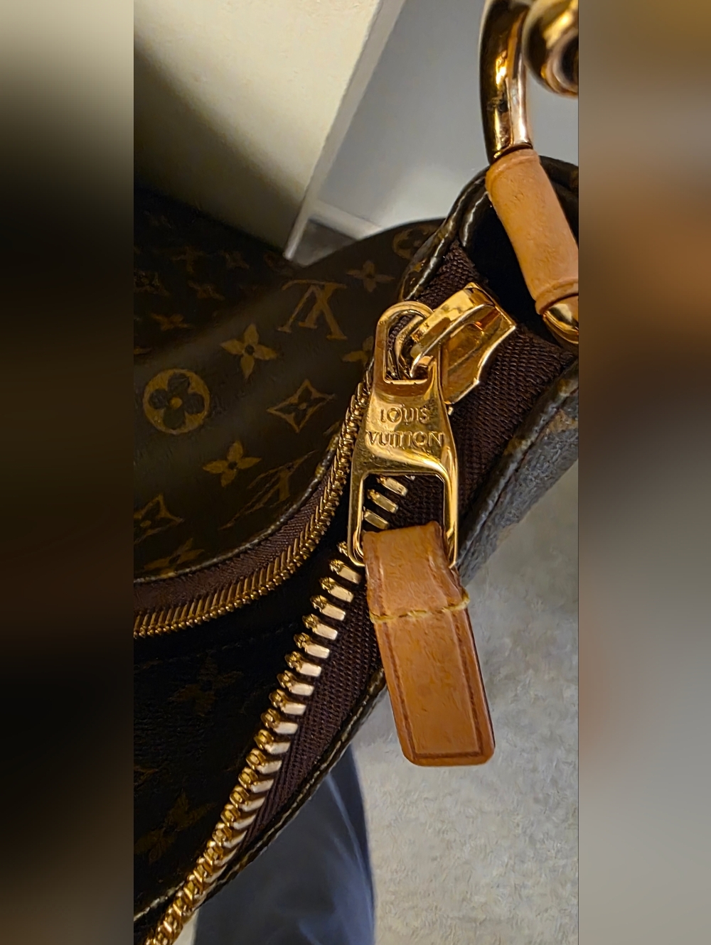 Louis Vuitton Monogram Shoulder Hobo Bag in Brown and Vachetta - Picture 15 of 16